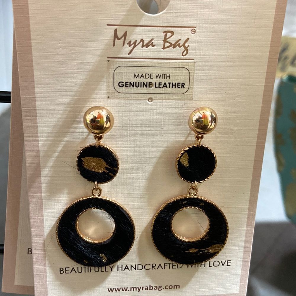 ‎Black genuine leather earrings